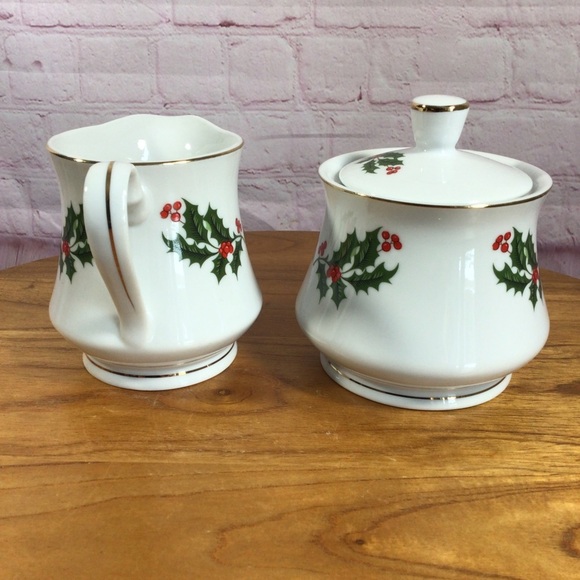 Porcelain Holly Berry Covered Sugar and Creamer Set - Made in Japan - Picture 4 of 7